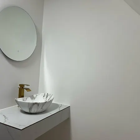 Luxe Lou & Hans Villa *